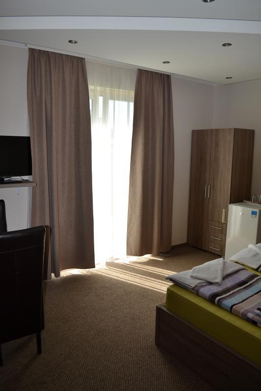 Vaci Vendeghaz Hotel นีเรกฮาซา ภายนอก รูปภาพ