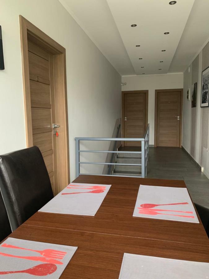 Vaci Vendeghaz Hotel นีเรกฮาซา ภายนอก รูปภาพ